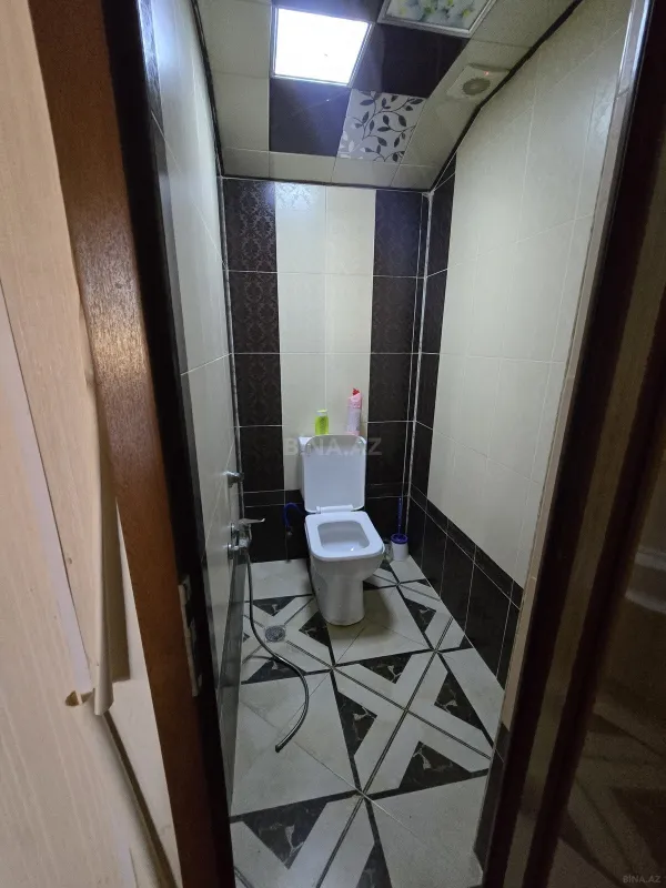 Satılır 9 otaqlı həyət evi 480 m²