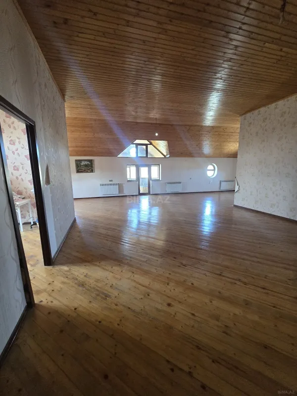 Satılır 9 otaqlı həyət evi 480 m²