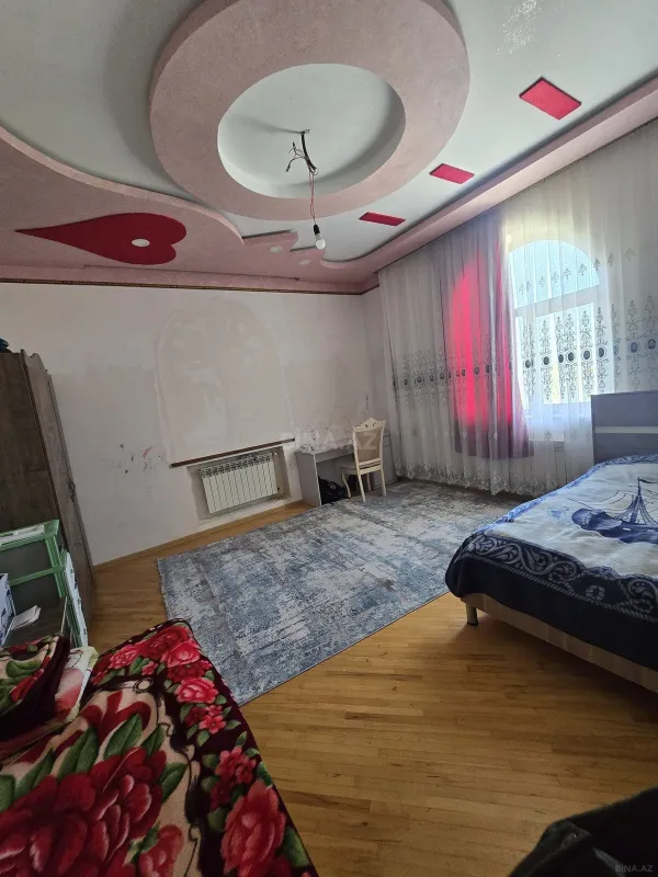 Satılır 9 otaqlı həyət evi 480 m²