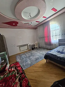 Satılır 9 otaqlı həyət evi 480 m²