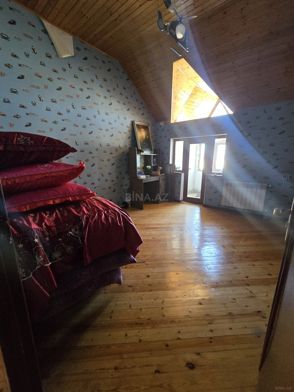 Satılır 9 otaqlı həyət evi 480 m²