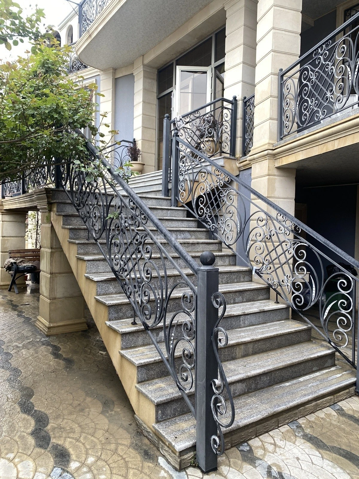 Satılır 8 otaqlı həyət evi 750 m²