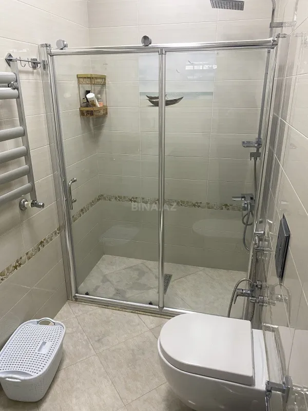 Satılır 8 otaqlı həyət evi 750 m²