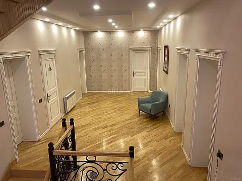 Satılır 8 otaqlı həyət evi 750 m²
