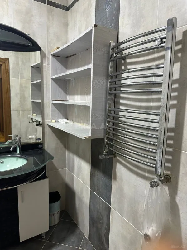 Kirayə verilir 3 otaqlı mənzil 114 m²