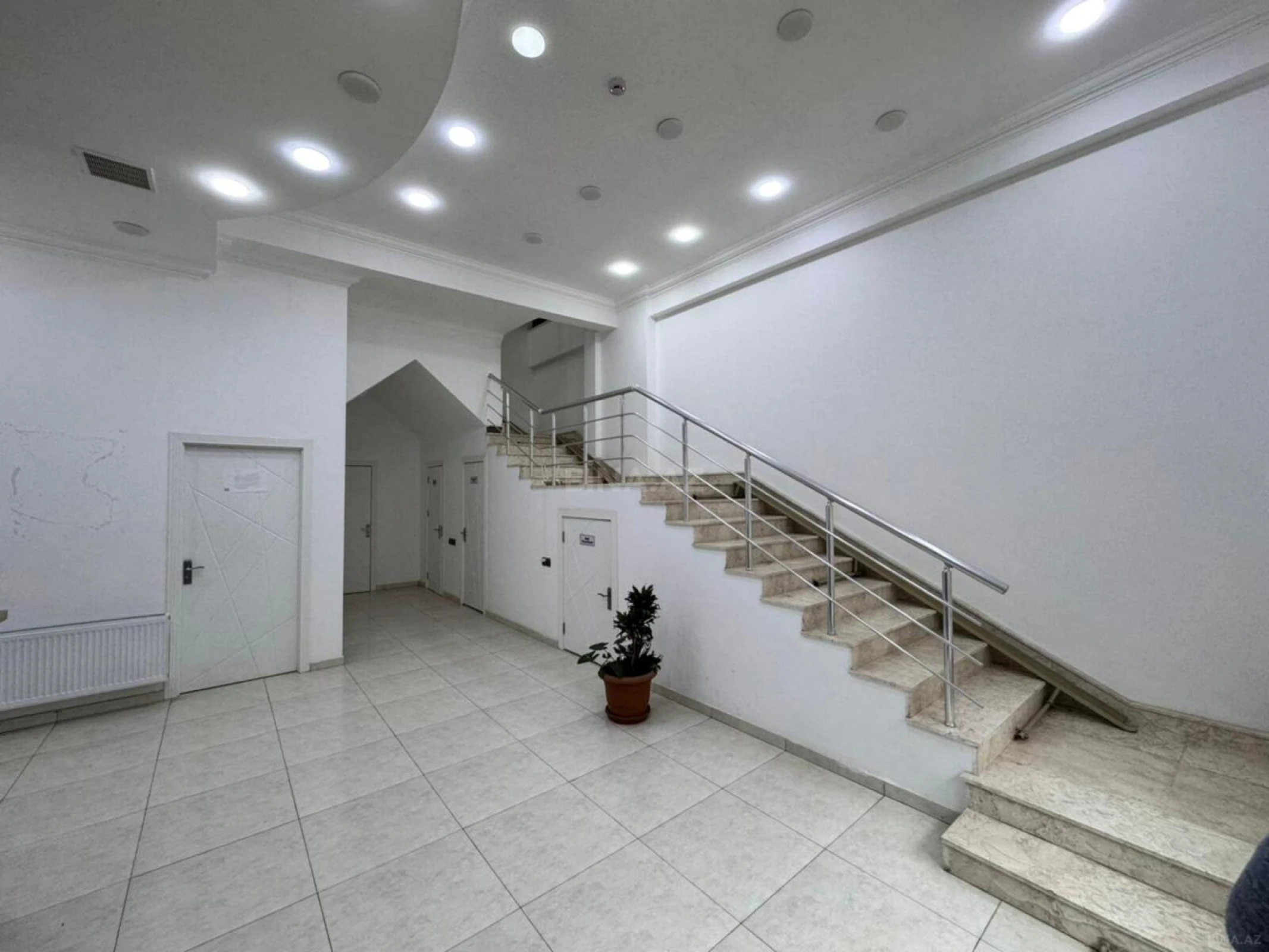 Kirayə verilir obyekt 200 m²