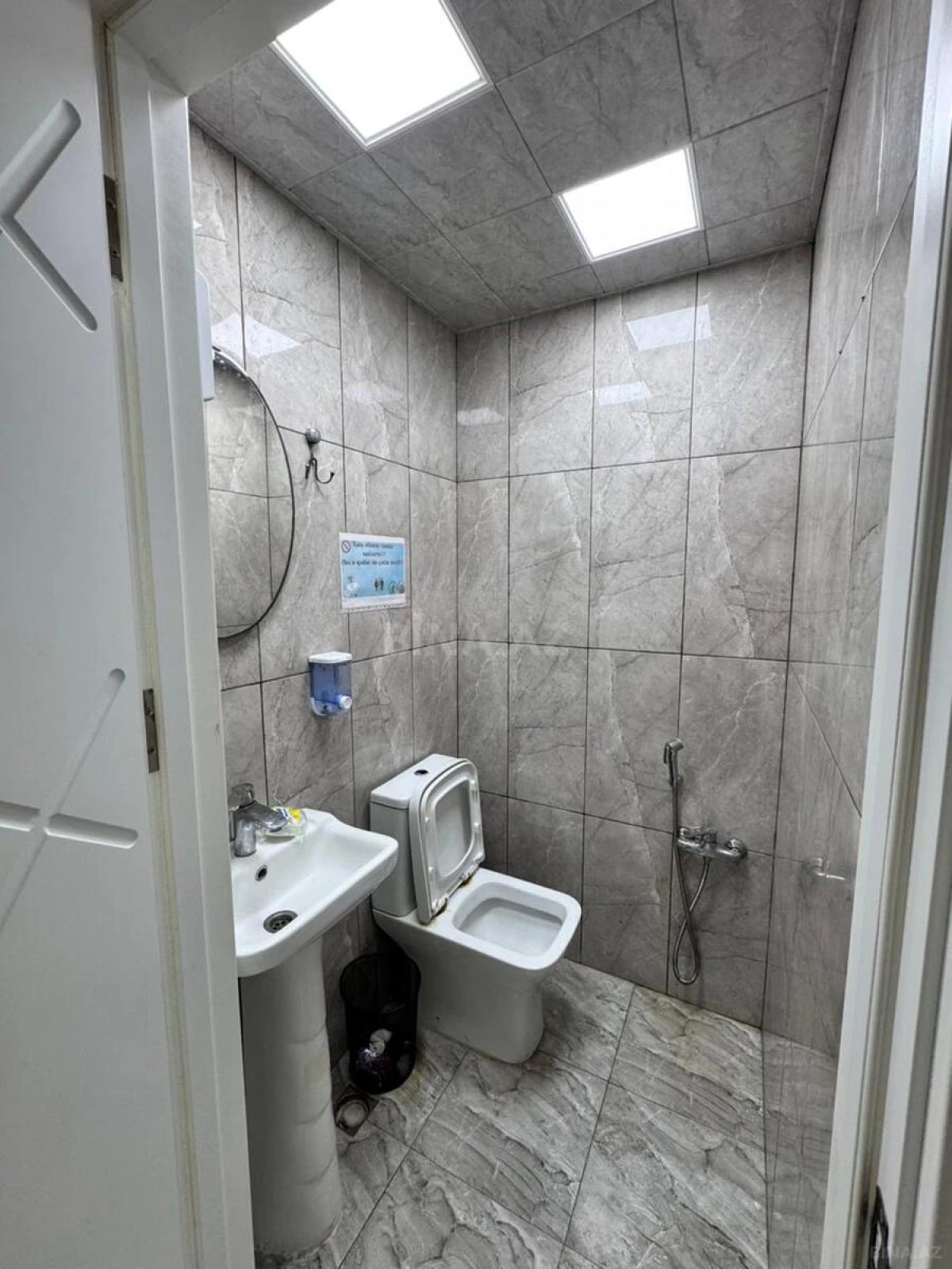 Kirayə verilir obyekt 200 m²