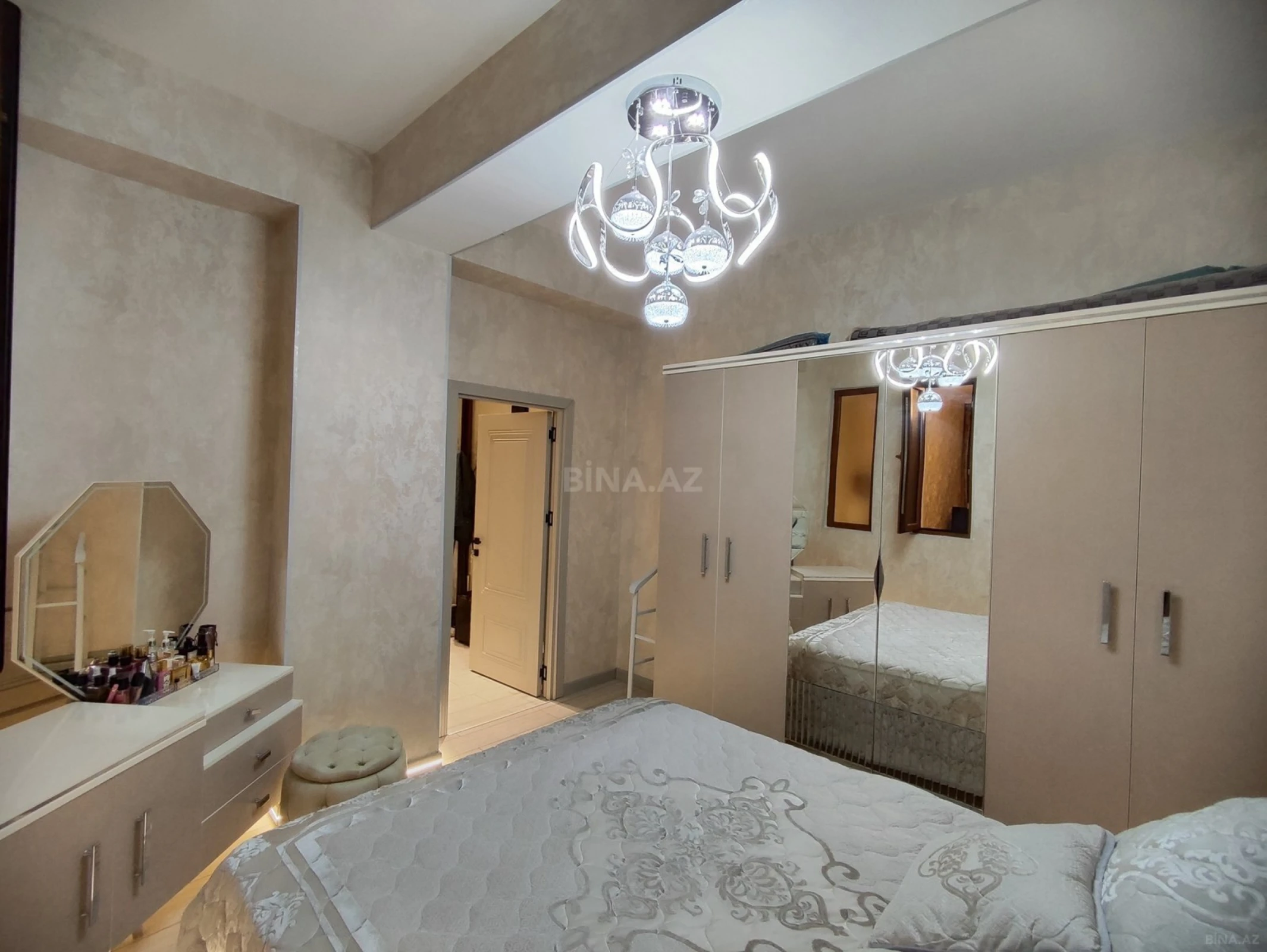 Satılır 2 otaqlı mənzil 60 m²