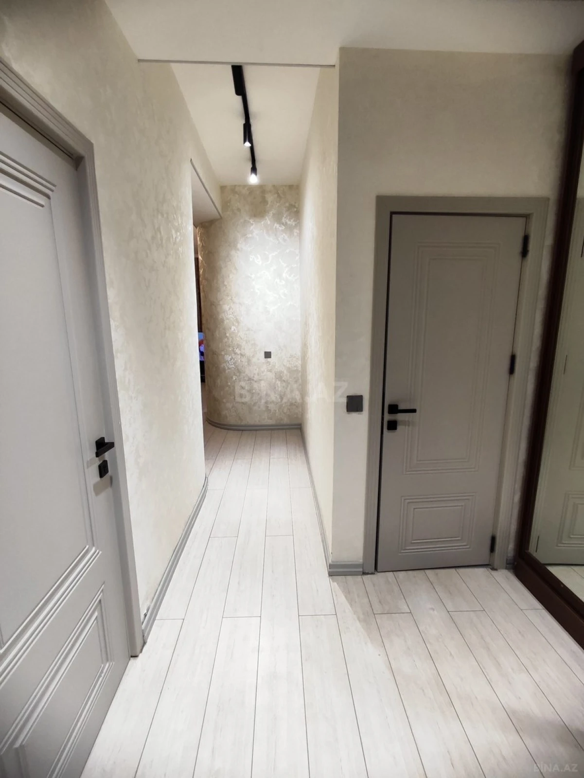 Satılır 2 otaqlı mənzil 60 m²