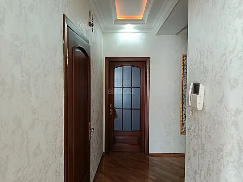 Satılır 3 otaqlı mənzil 130 m²
