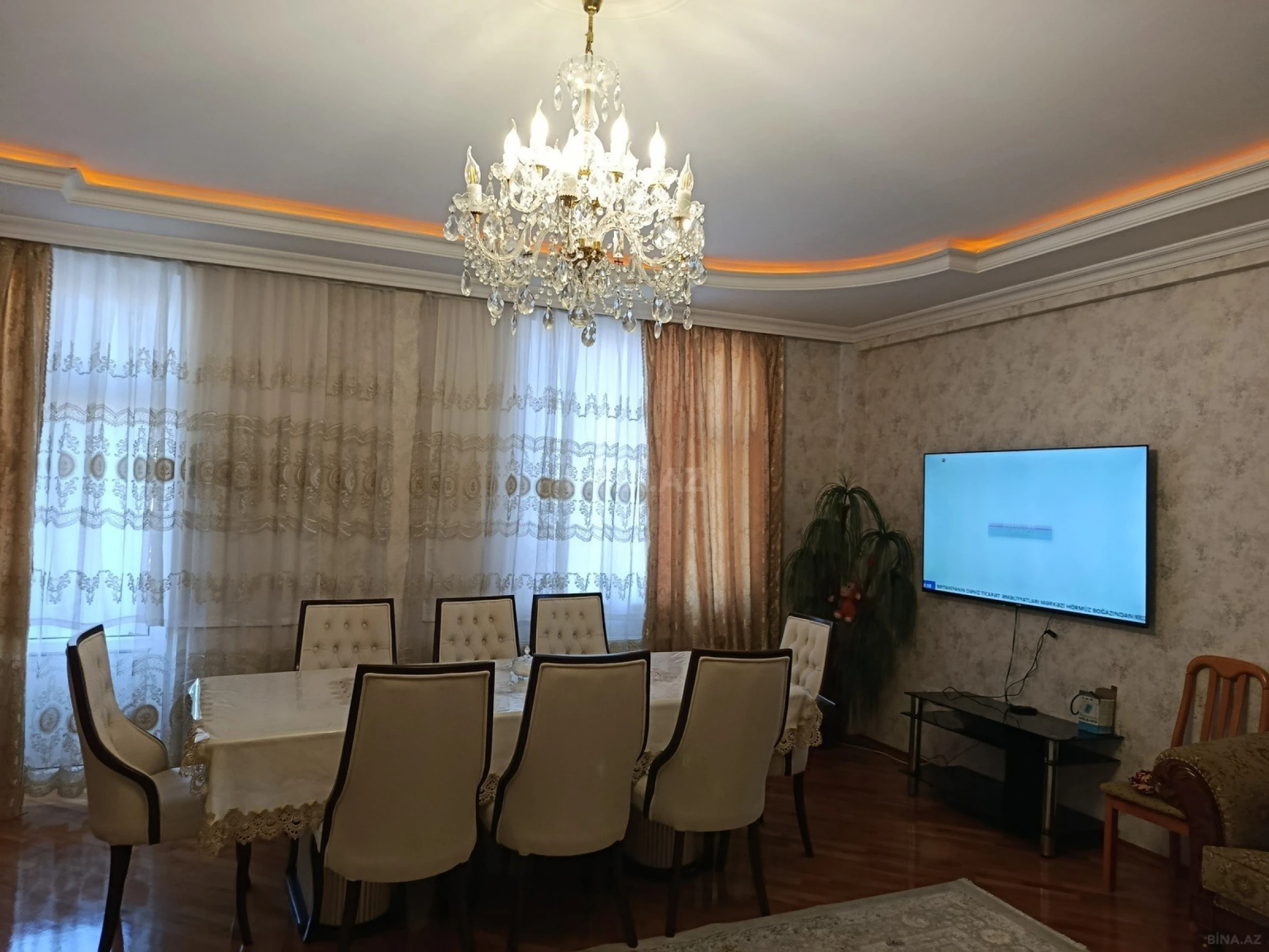 Satılır 3 otaqlı mənzil 130 m²