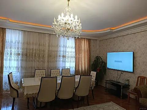 Satılır 3 otaqlı mənzil 130 m²