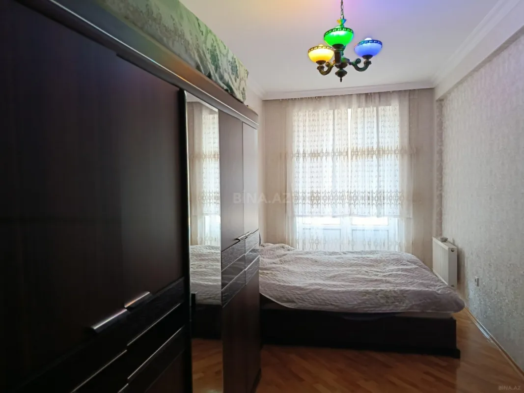 Satılır 3 otaqlı mənzil 130 m²
