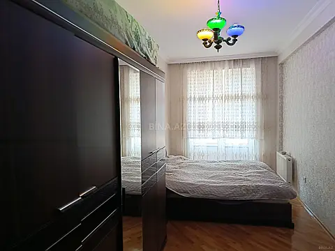 Satılır 3 otaqlı mənzil 130 m²