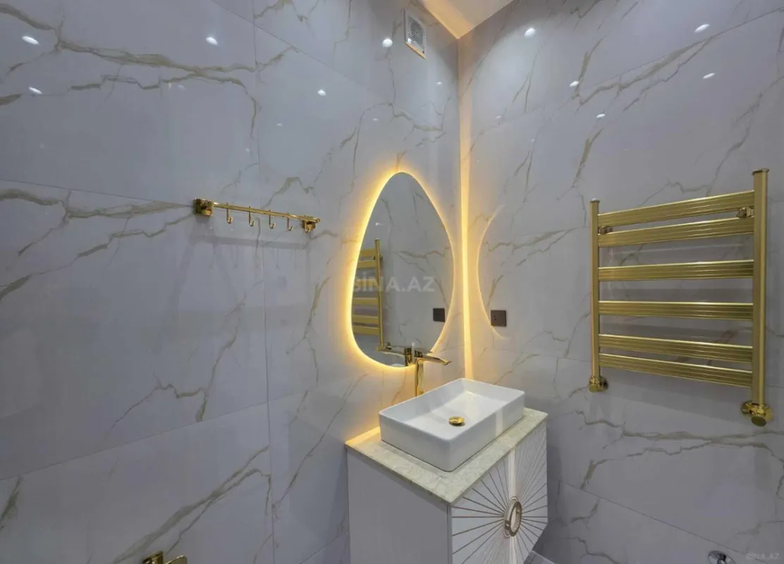 Satılır 4 otaqlı mənzil 175 m²