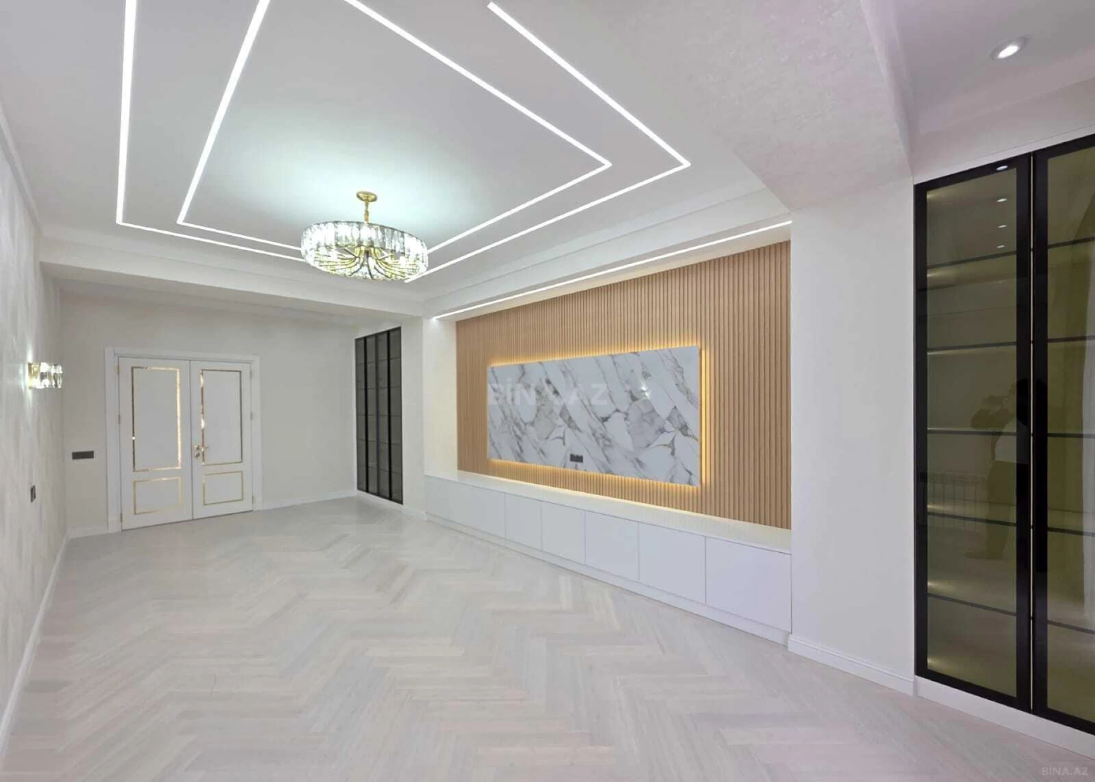 Satılır 4 otaqlı mənzil 175 m²