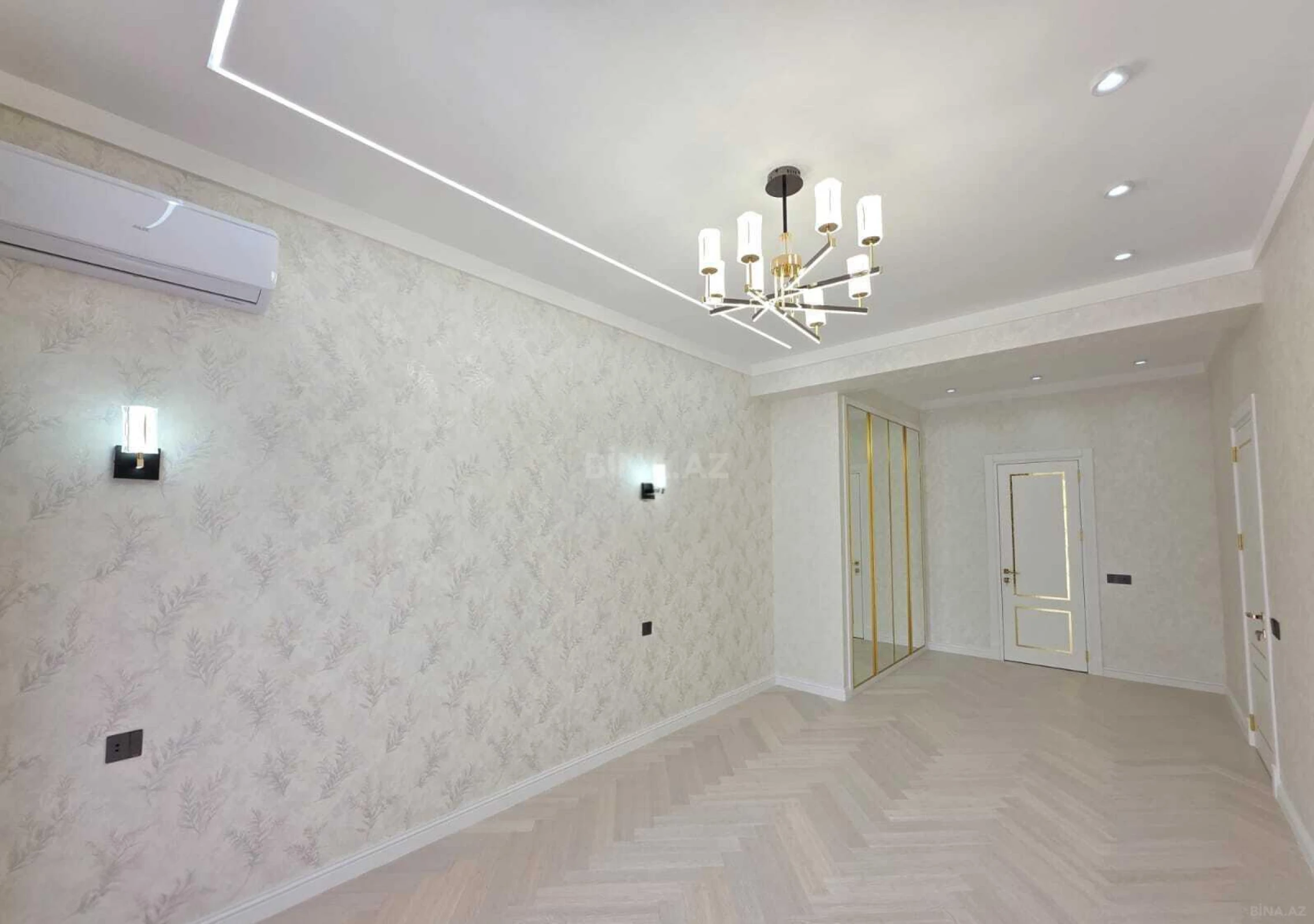 Satılır 4 otaqlı mənzil 175 m²