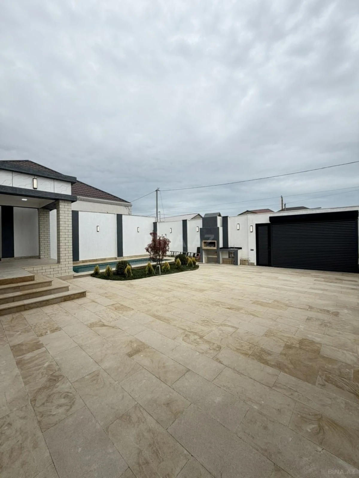 Satılır 4 otaqlı həyət evi 145 m²