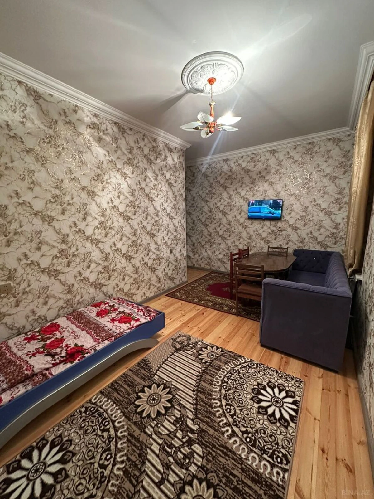 Kirayə verilir 2 otaqlı mənzil 60 m²