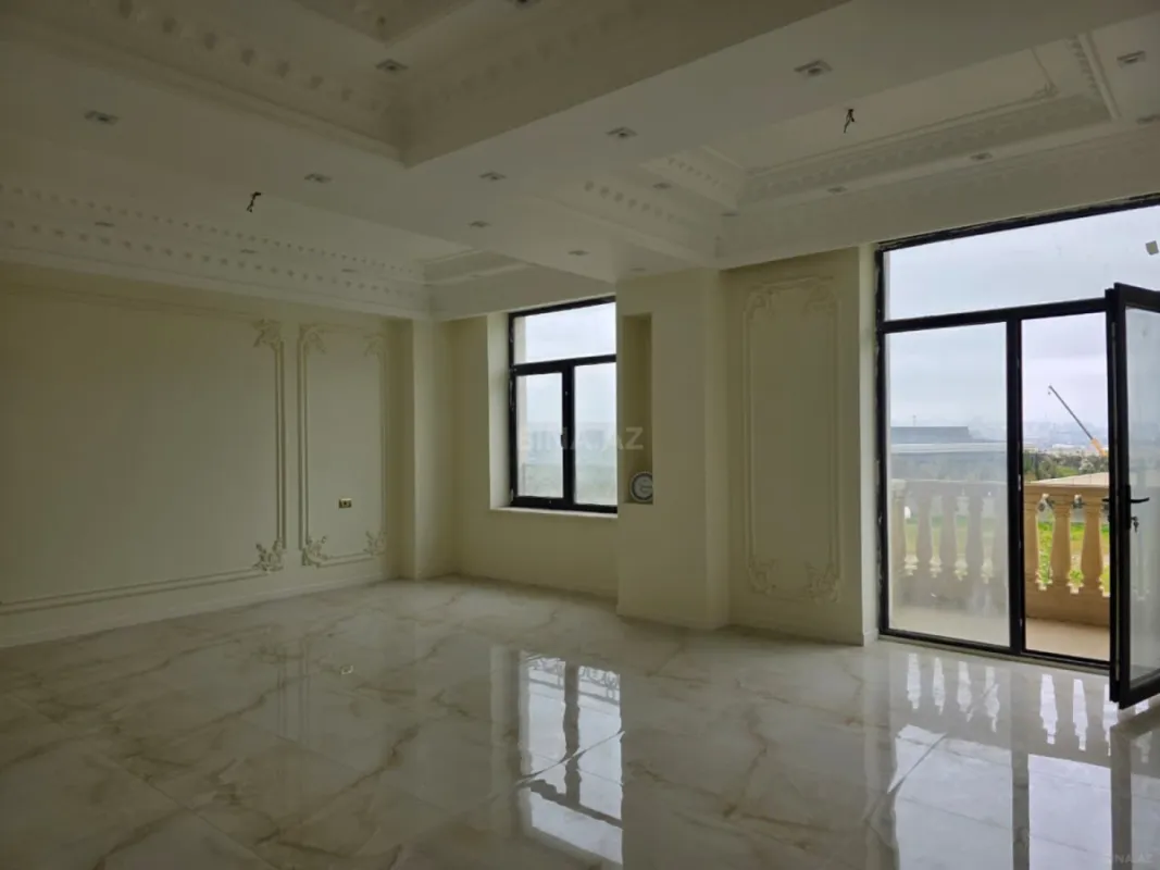 Satılır 5 otaqlı mənzil 193 m²