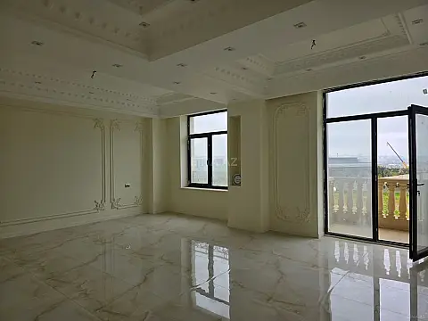 Satılır 5 otaqlı mənzil 193 m²