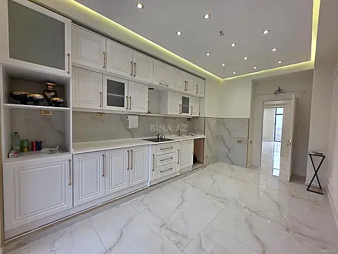 Satılır 5 otaqlı mənzil 193 m²
