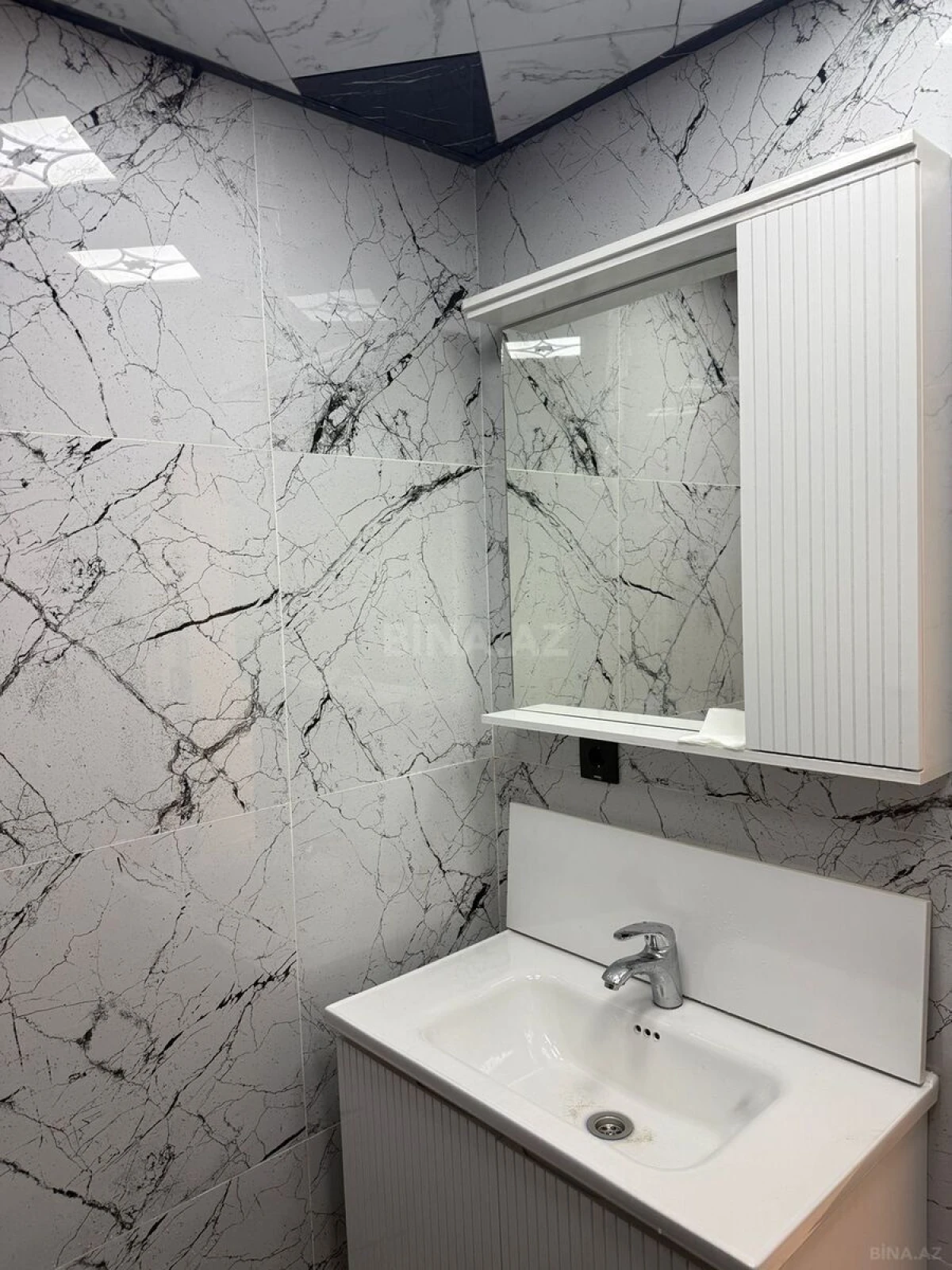 Satılır 3 otaqlı mənzil 83 m²