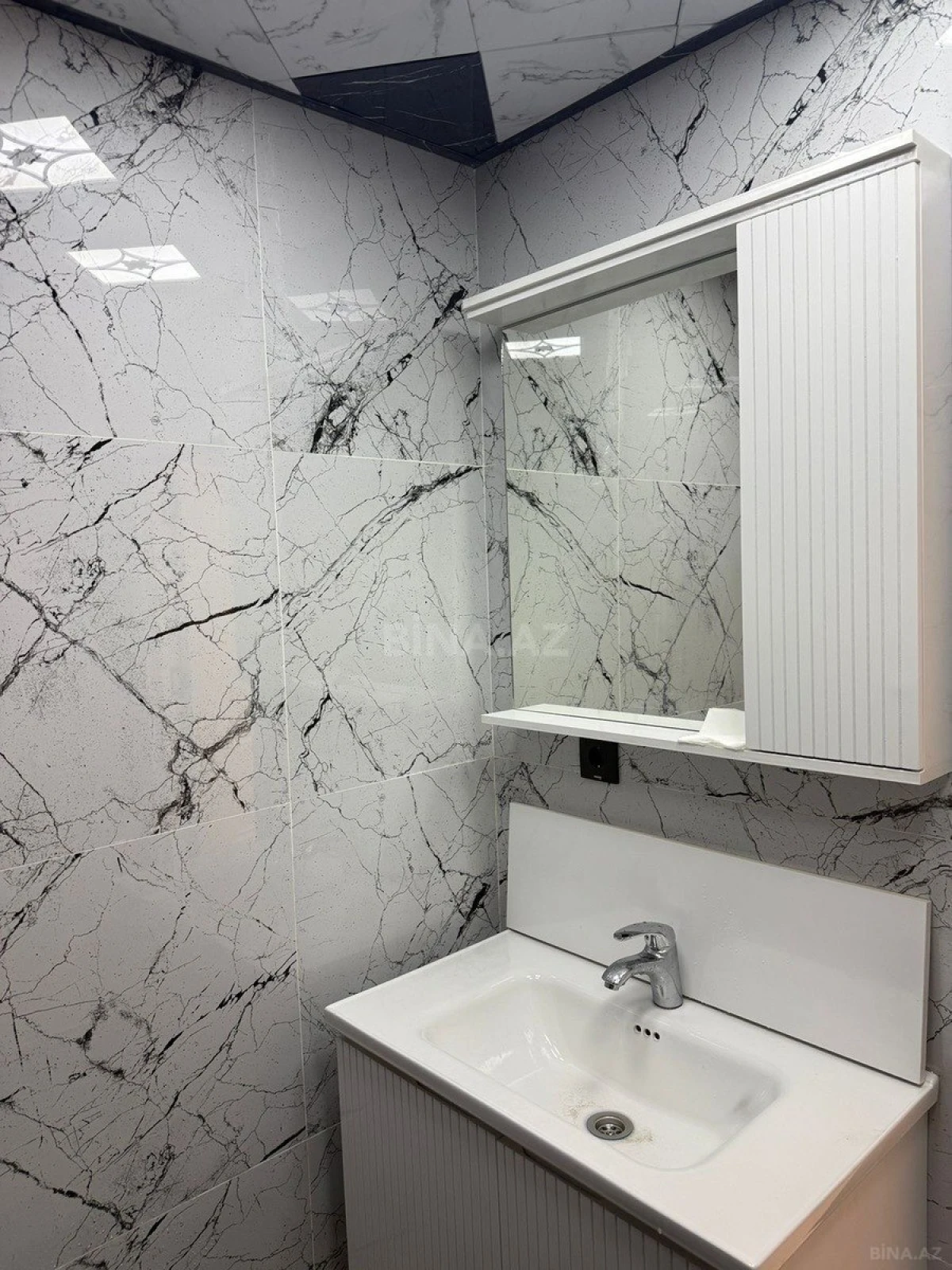 Satılır 3 otaqlı mənzil 83 m²