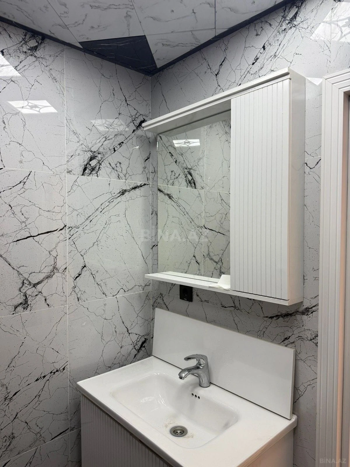 Satılır 3 otaqlı mənzil 83 m²