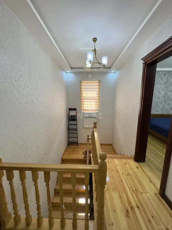 Satılır 6 otaqlı həyət evi 220 m²