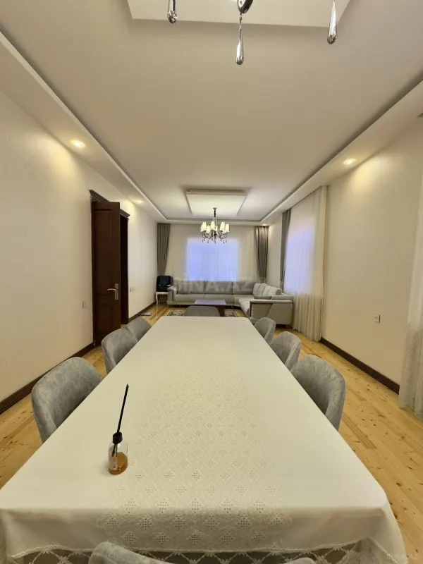 Satılır 6 otaqlı həyət evi 220 m²