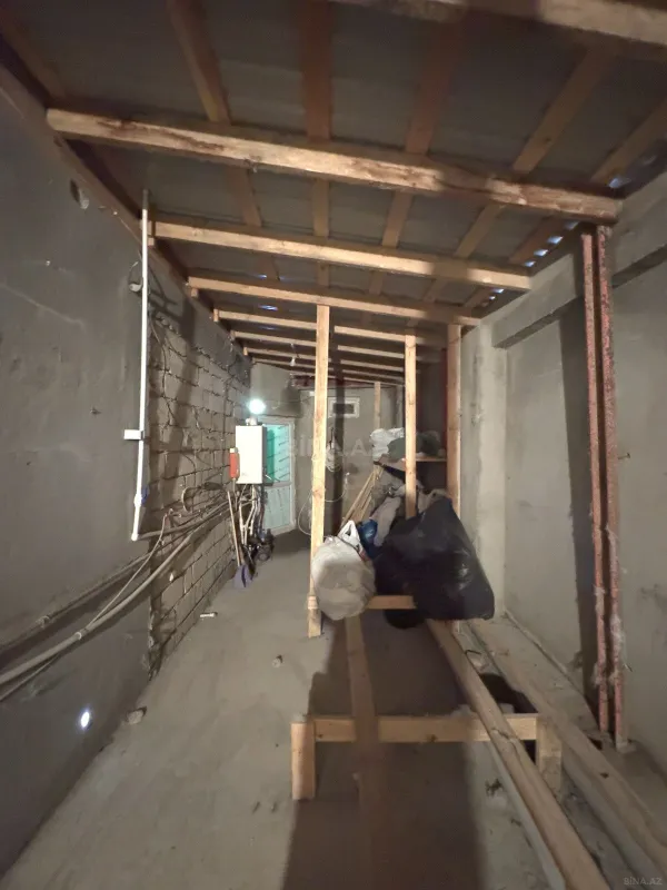 Satılır 6 otaqlı həyət evi 220 m²