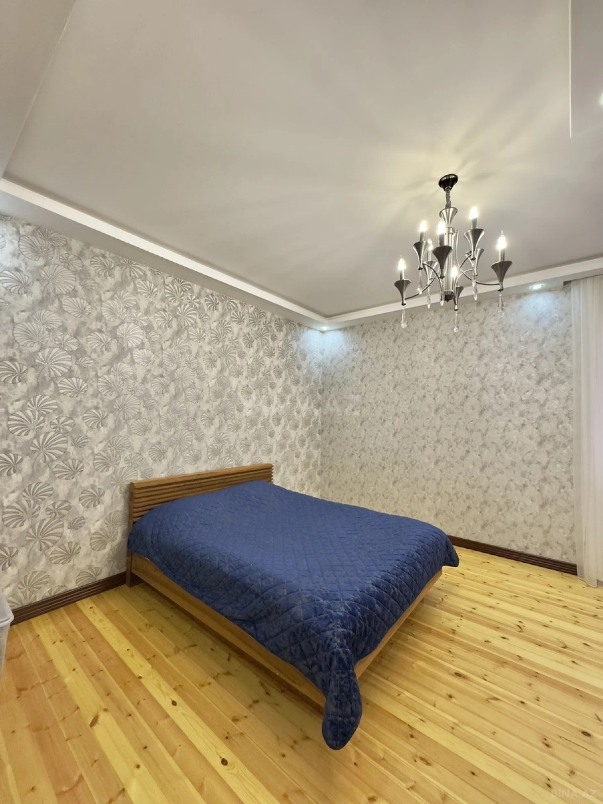 Satılır 6 otaqlı həyət evi 220 m²