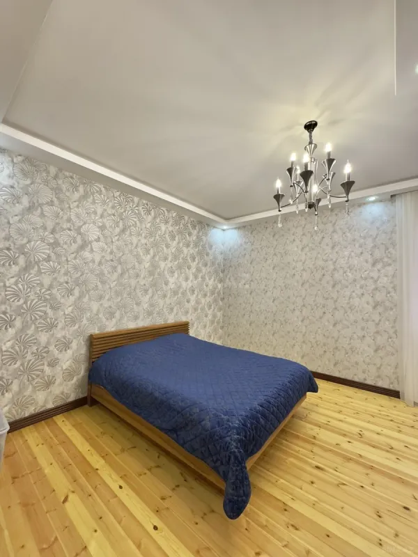 Satılır 6 otaqlı həyət evi 220 m²