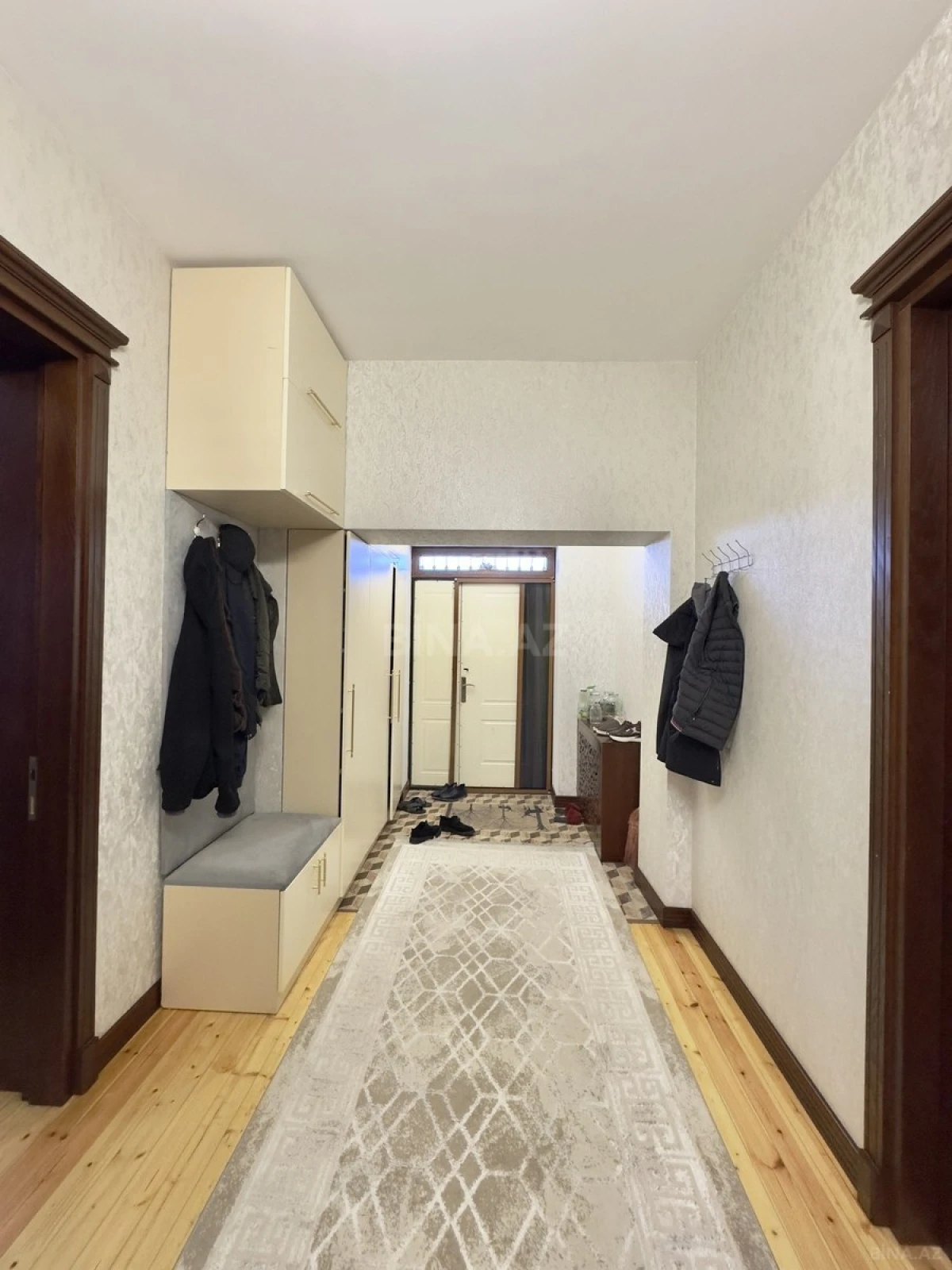 Satılır 6 otaqlı həyət evi 220 m²