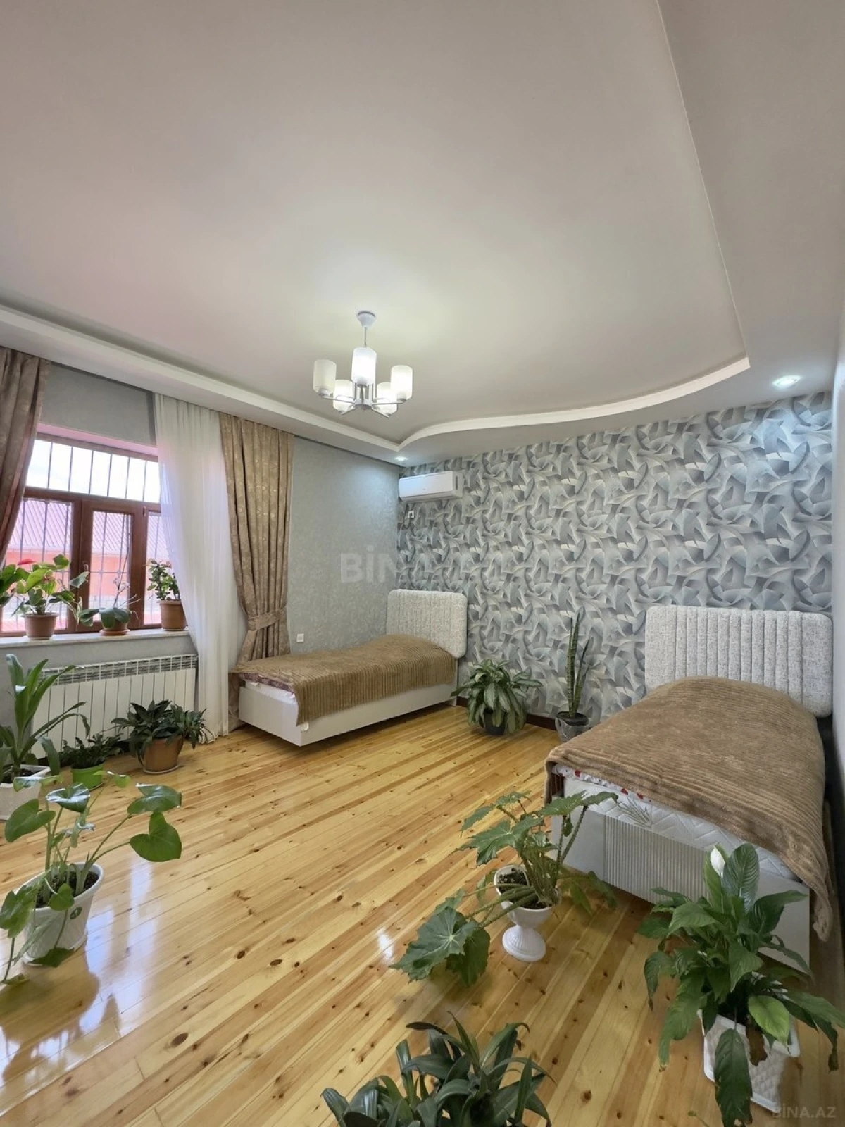 Satılır 6 otaqlı həyət evi 220 m²