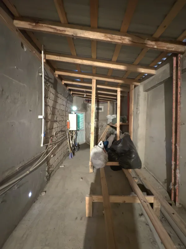 Satılır 6 otaqlı həyət evi 220 m²