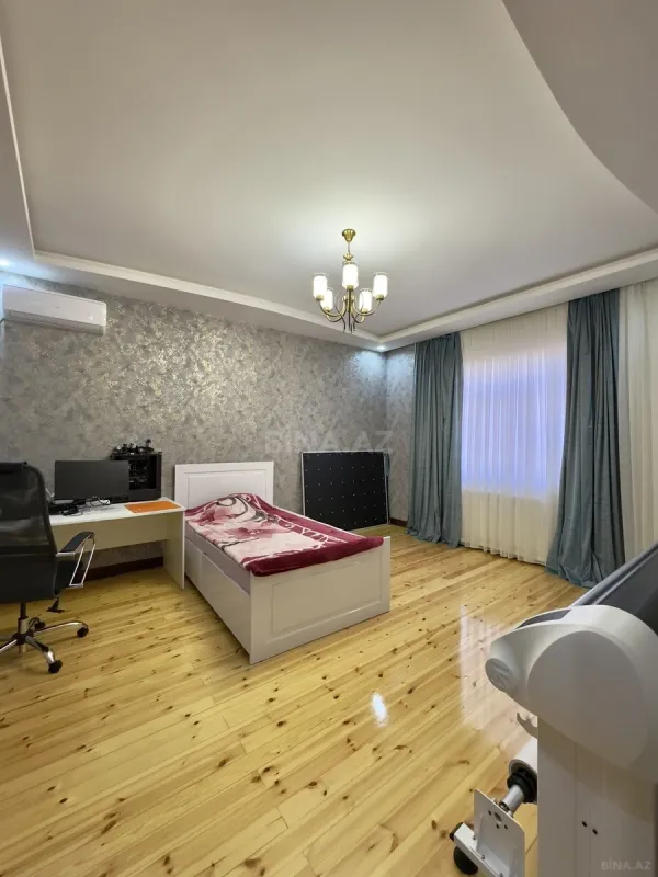 Satılır 6 otaqlı həyət evi 220 m²