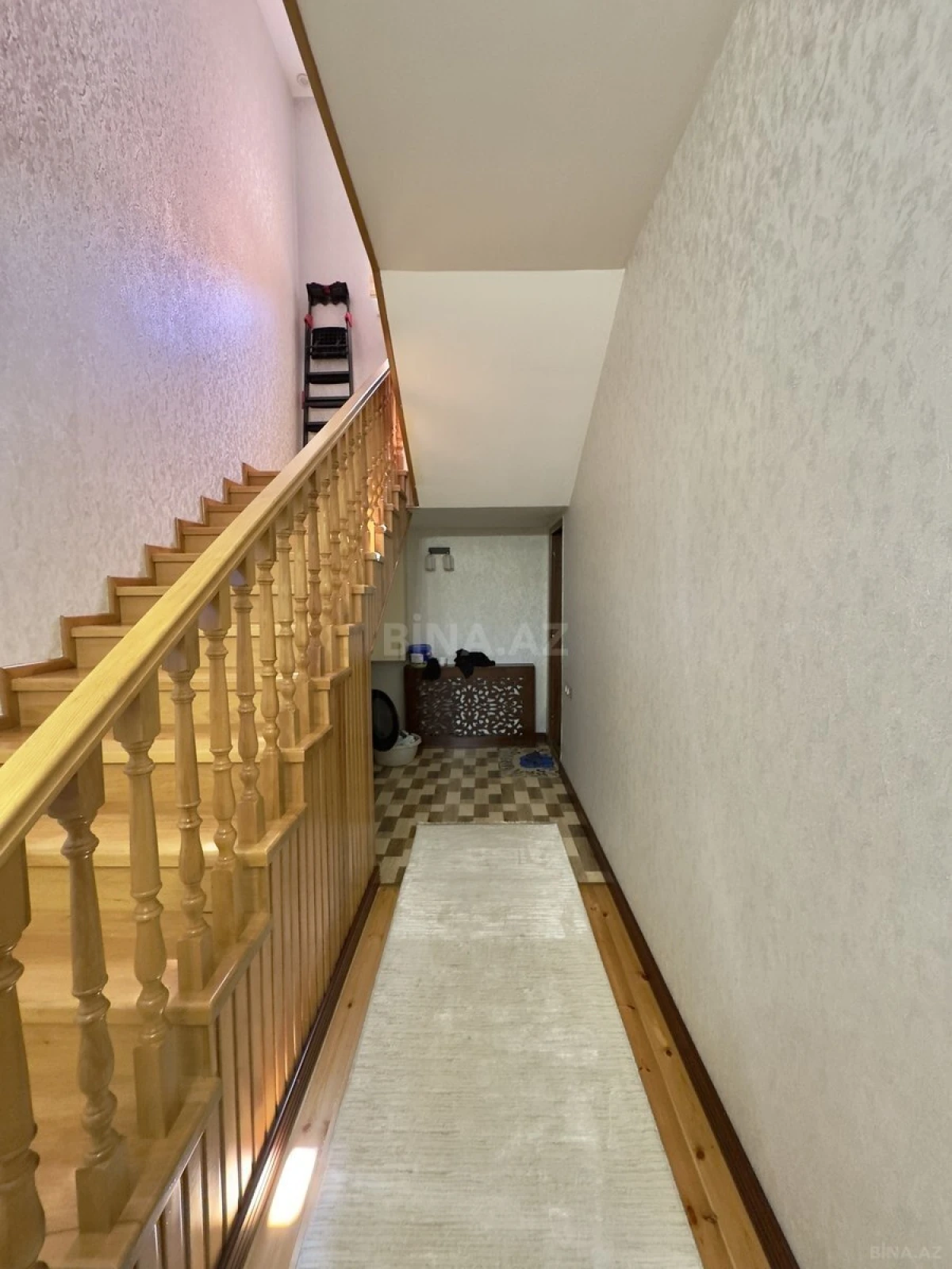 Satılır 6 otaqlı həyət evi 220 m²