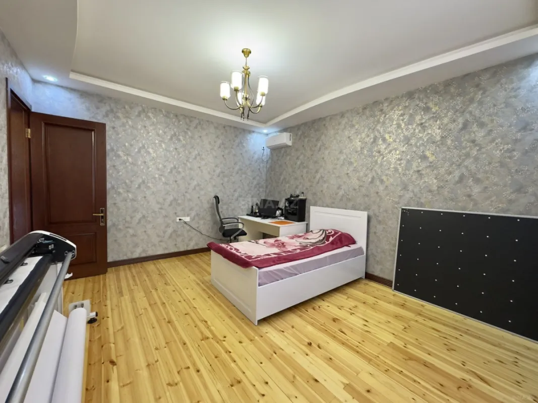Satılır 6 otaqlı həyət evi 220 m²