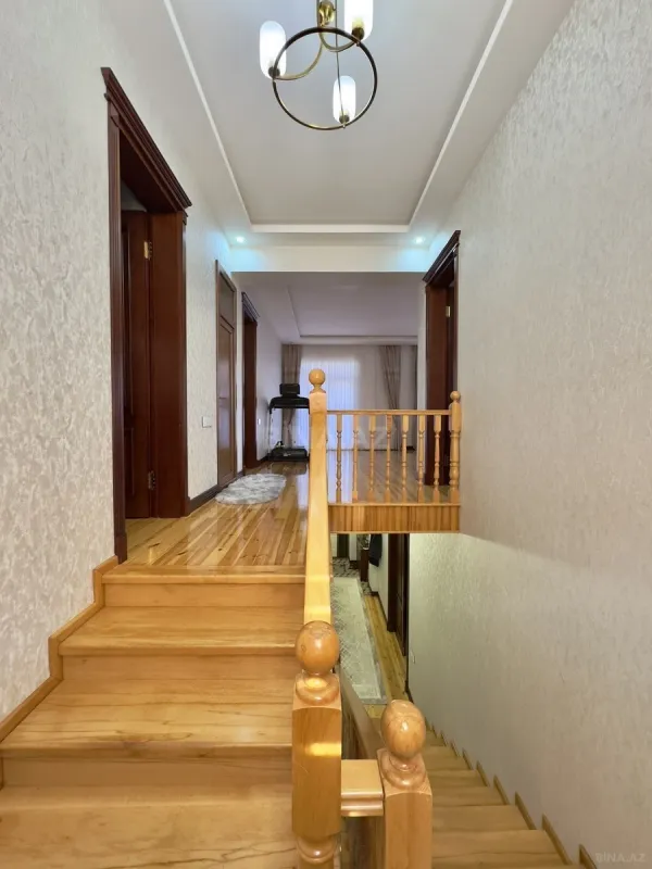 Satılır 6 otaqlı həyət evi 220 m²