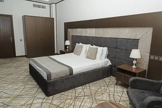 Satılır obyekt 300 m²