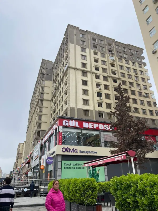 Satılır 3 otaqlı mənzil 122 m²