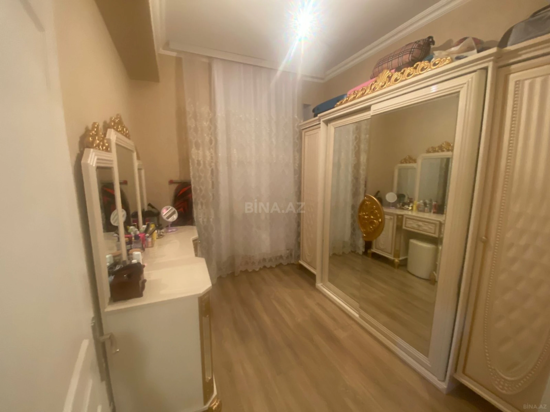 Satılır 4 otaqlı mənzil 80 m²