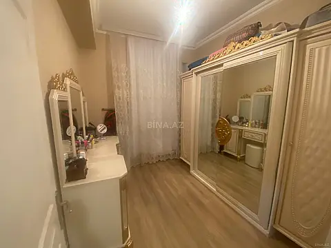 Satılır 4 otaqlı mənzil 80 m²