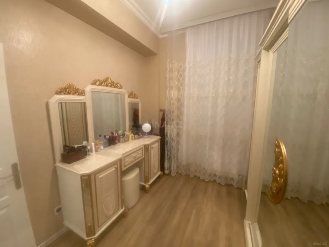 Satılır 4 otaqlı mənzil 80 m²