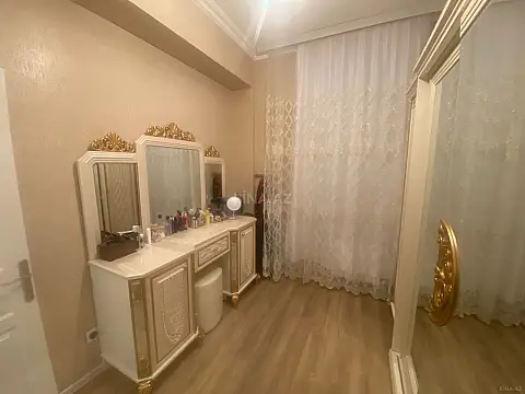 Satılır 4 otaqlı mənzil 80 m²