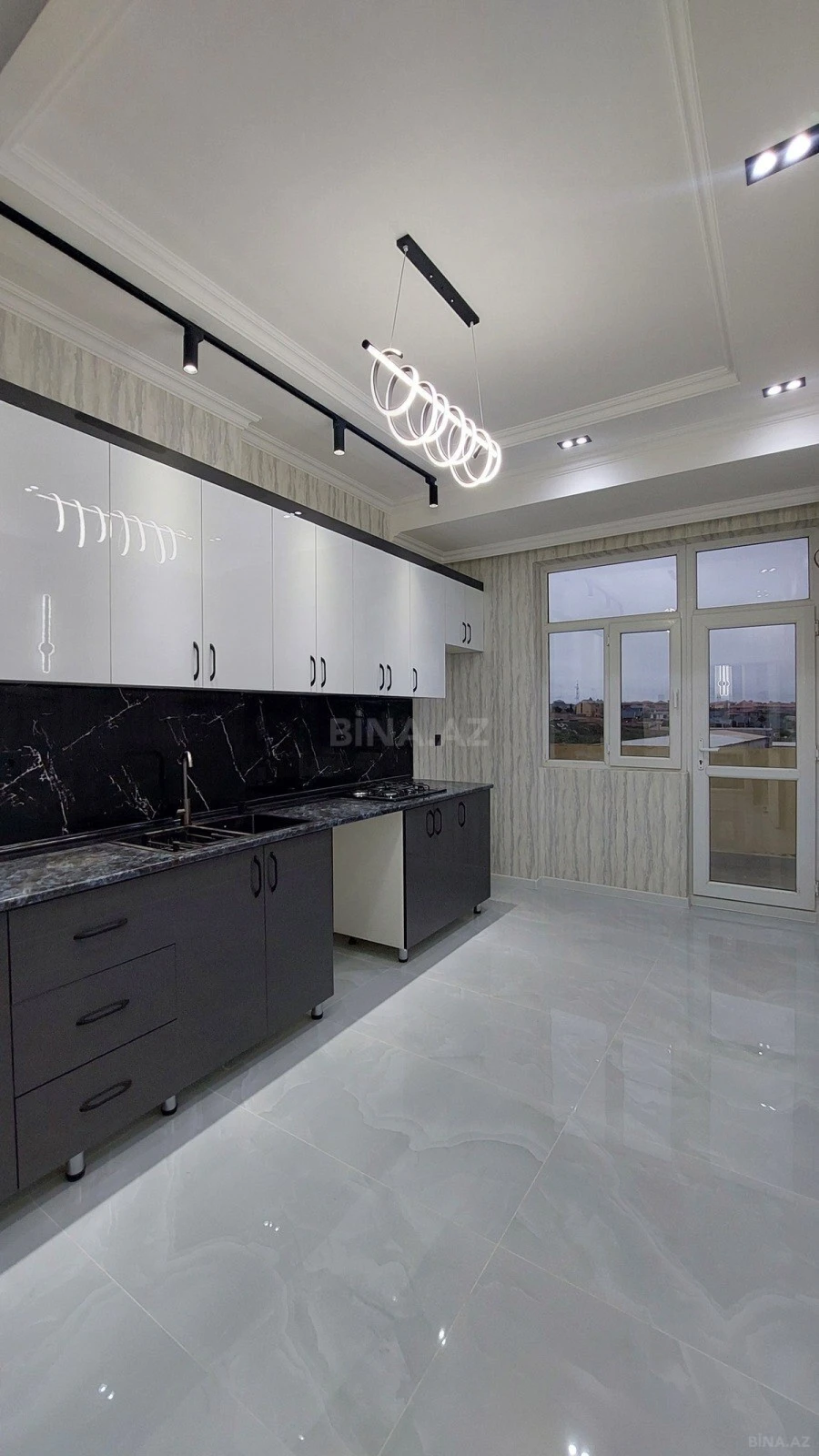 Satılır 3 otaqlı mənzil 90 m²