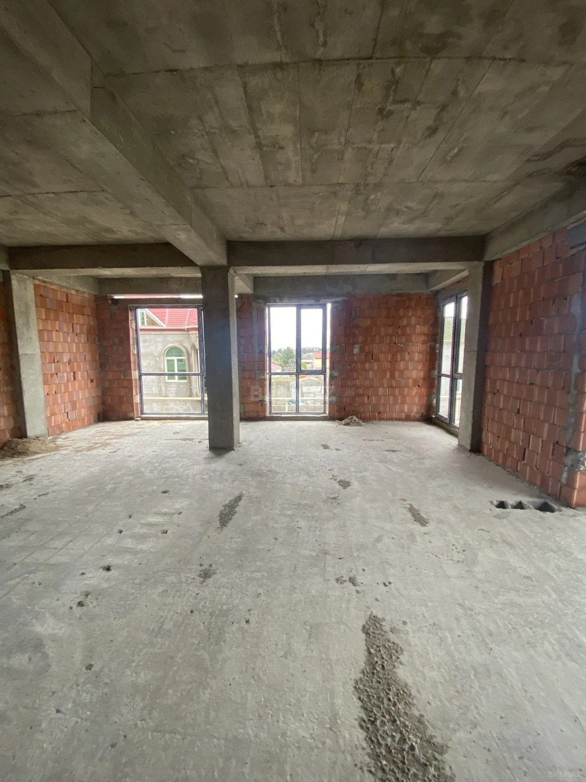 Satılır 2 otaqlı mənzil 75 m²