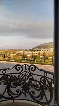 Satılır 4 otaqlı mənzil 130 m²